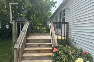 W211N11783 Hilltop Cir, Germantown, WI 53022 - Photo 4