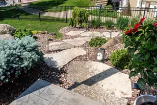 1001 Woodward Dr, Madison, WI 53704 - Photo 30