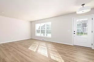 6425 Prairie Wood Dr, Mcfarland, WI 53558 - Photo 2