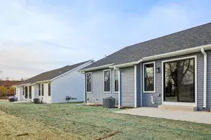 305 Willow St, Pardeeville, WI 53954 - Photo 44