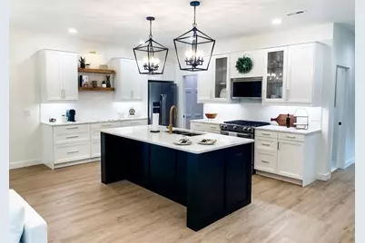 323 Maple Street, Pardeeville, WI 53954 - Photo 2