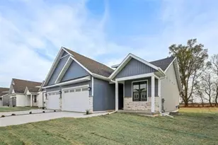 305 Willow St, Pardeeville, WI 53954 - Photo 4