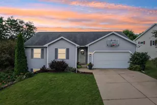 501 Glacier Trail, Mount Horeb, WI 53572 - Photo 2