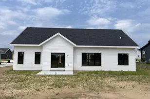 327 Willow St, Pardeeville, WI 53954 - Photo 2