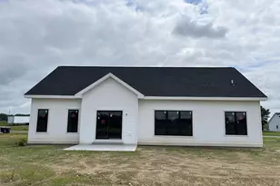 326 Willow St, Pardeeville, WI 53954 - Photo 4