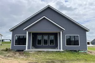 324 Willow St, Pardeeville, WI 53954 - Photo 4