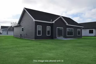 318 Willow St, Pardeeville, WI 53954 - Photo 2