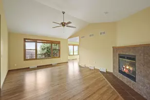 402 Matterhorn Dr, Verona, WI 53593 - Photo 6
