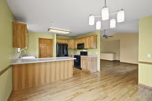 402 Matterhorn Dr, Verona, WI 53593 - Photo 12