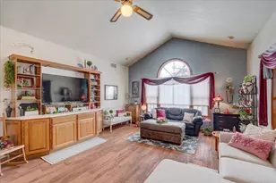 10538 W Erbe Rd, Blue Mounds, WI 53517 - Photo 4