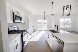 1702 Kyle Circle, Beloit, WI 53511 - Photo 12