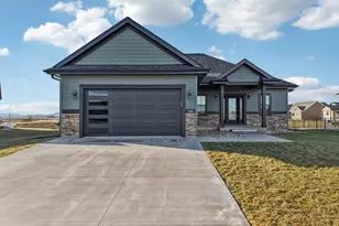 264 Falcon Ct, Sauk City, WI 53583 - Photo 2