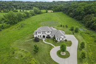 596 Hillcrest Ln, Brooklyn, WI 53521 - Photo 6