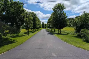 596 Hillcrest Ln, Brooklyn, WI 53521 - Photo 6