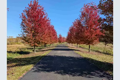 596 Hillcrest Lane, Brooklyn, WI 53521 - Photo 4