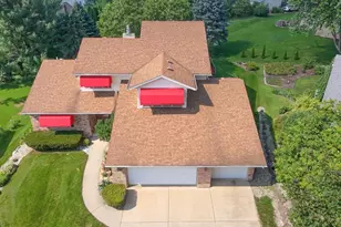 18 Clarendon Ct, Madison, WI 53704 - Photo 4