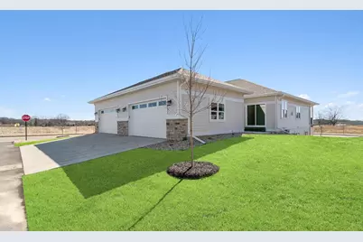 2862 Wild Goose Way, Stoughton, WI 53589 - Photo 4