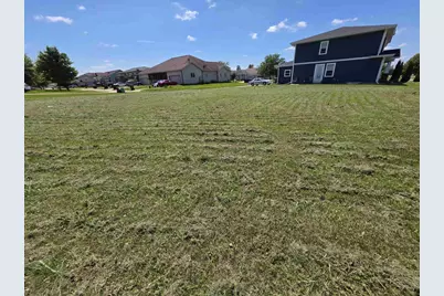 218 S City Station Drive, Sun Prairie, WI 53590 - Photo 4