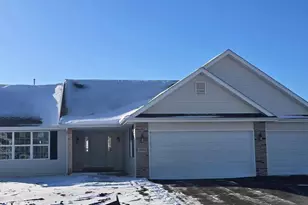 1054 E Birchwood Dr, Beloit, WI 53511 - Photo 1