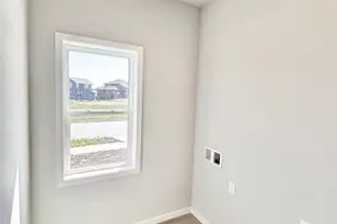 317 Dahlia Dr, Stoughton, WI 53589 - Photo 32