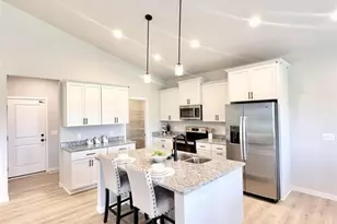 317 Dahlia Dr, Stoughton, WI 53589 - Photo 10