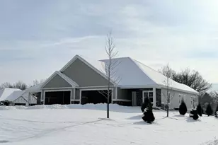 Unit 2 Deer Hollow Ct, DeForest, WI 53532 - Photo 2