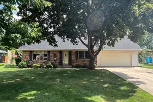 481 Badger Dr, Janesville, WI 53536 - Photo 2