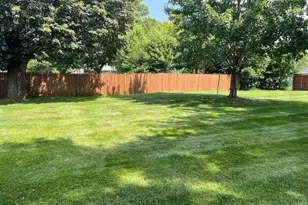 481 Badger Dr, Janesville, WI 53536 - Photo 12