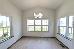 26 Windflower Wy, Mount Horeb, WI 53572 - Photo 8