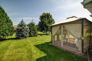 201 Vista Dr, Cottage Grove, WI 53527 - Photo 4