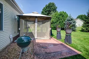 201 Vista Dr, Cottage Grove, WI 53527 - Photo 8