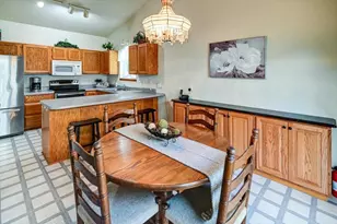 201 Vista Dr, Cottage Grove, WI 53527 - Photo 18