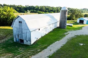 8991 McKenzie Ln, Hollandale, WI 53516 - Photo 4