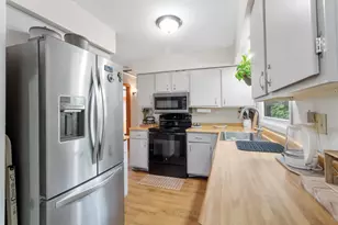 620 Acker Pkwy, DeForest, WI 53532 - Photo 10