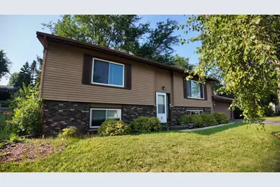 620 Acker Parkway, DeForest, WI 53532 - Photo 2