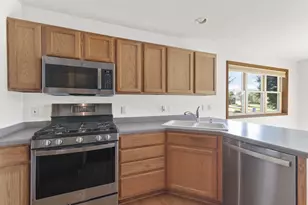 402 Concord Dr, Oregon, WI 53575 - Photo 8