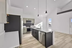 106 Lupine Ave, Poynette, WI 53955 - Photo 6