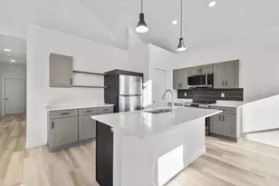 106 Lupine Ave, Poynette, WI 53955 - Photo 2