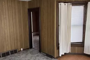 202 Erickson St, Elroy, WI 53929 - Photo 4