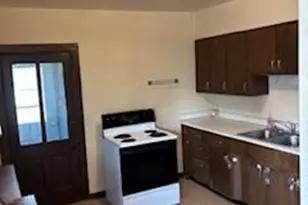 202 Erickson St, Elroy, WI 53929 - Photo 8