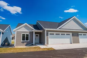 803 Vineyard Ct, Cambridge, WI 53523 - Photo 1