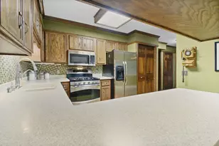 3085 Bruin Rd, Sun Prairie, WI 53590 - Photo 10