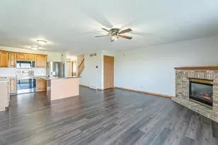 2367 Effingham Way, Sun Prairie, WI 53590 - Photo 4