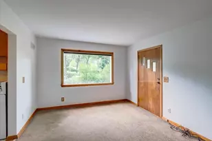 415 Falcon Cir, Monona, WI 53716 - Photo 4