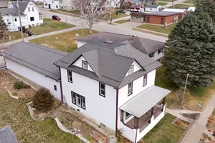 610 1st St, Bloomington,  53804 - Photo 2