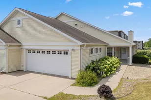 1902 Huntington Park Dr, Reedsburg, WI 53959 - Photo 6