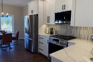 3147 S Bartells Dr, Beloit, WI 53511 - Photo 4