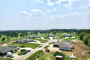 N835 Eagle Rdg Dr, Fort Atkinson, WI 53538 - Photo 2