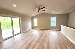 520 Village Ln, Ripon, WI 54971 - Photo 6