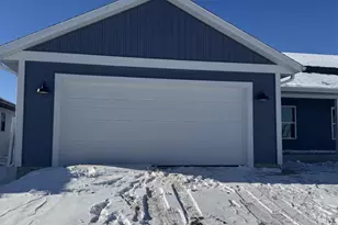 286 Santa Maria Dr, Arlington, WI 53911 - Photo 2